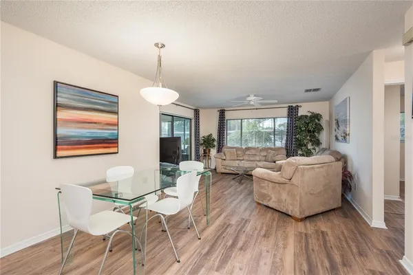 $1,950 | 2713 Countryside Boulevard, Unit 108, Clearwater, FL 33761