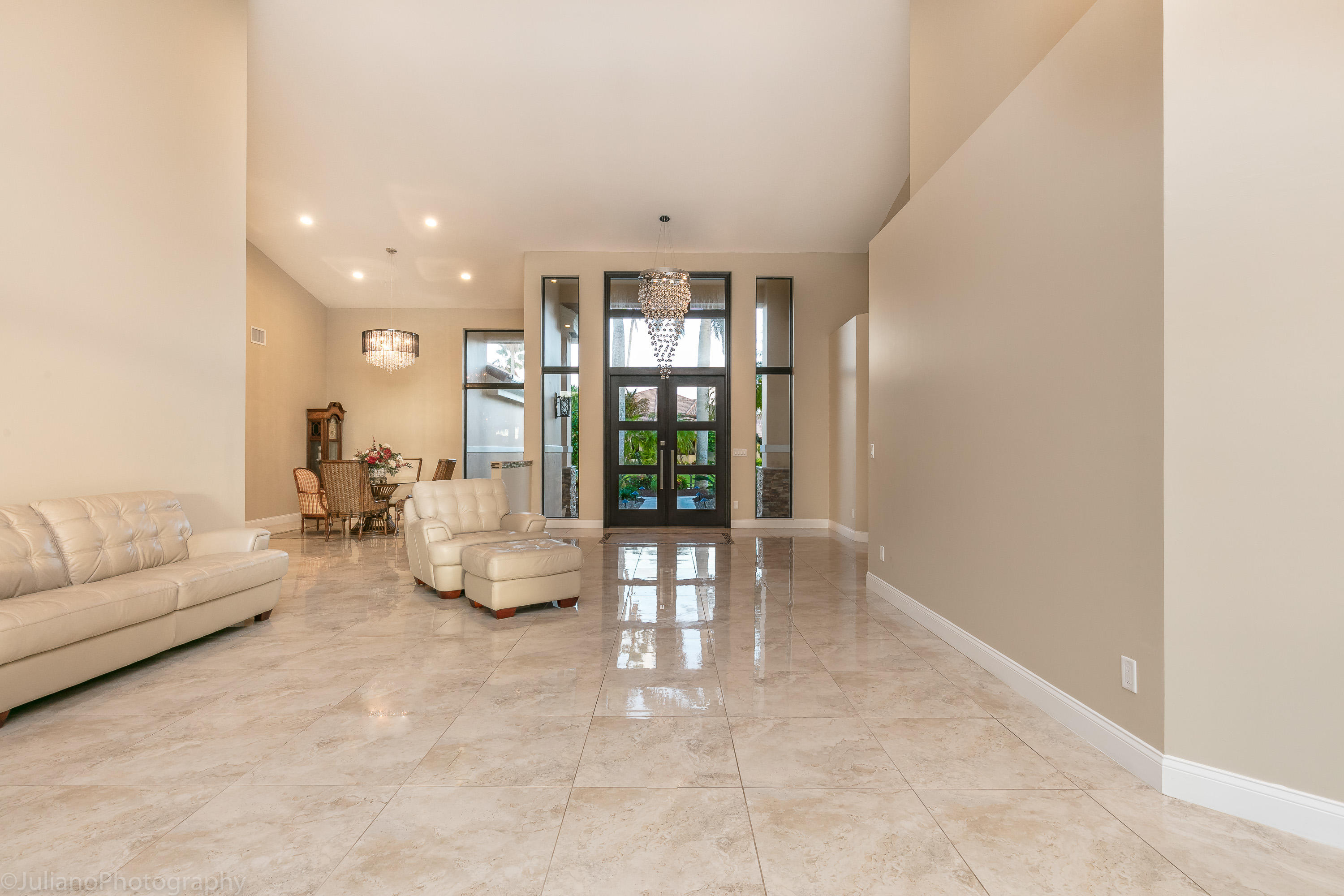 4936 Bocaire Boulevard Boca Raton, FL 33487 - Photo 17 of 56 Living Room