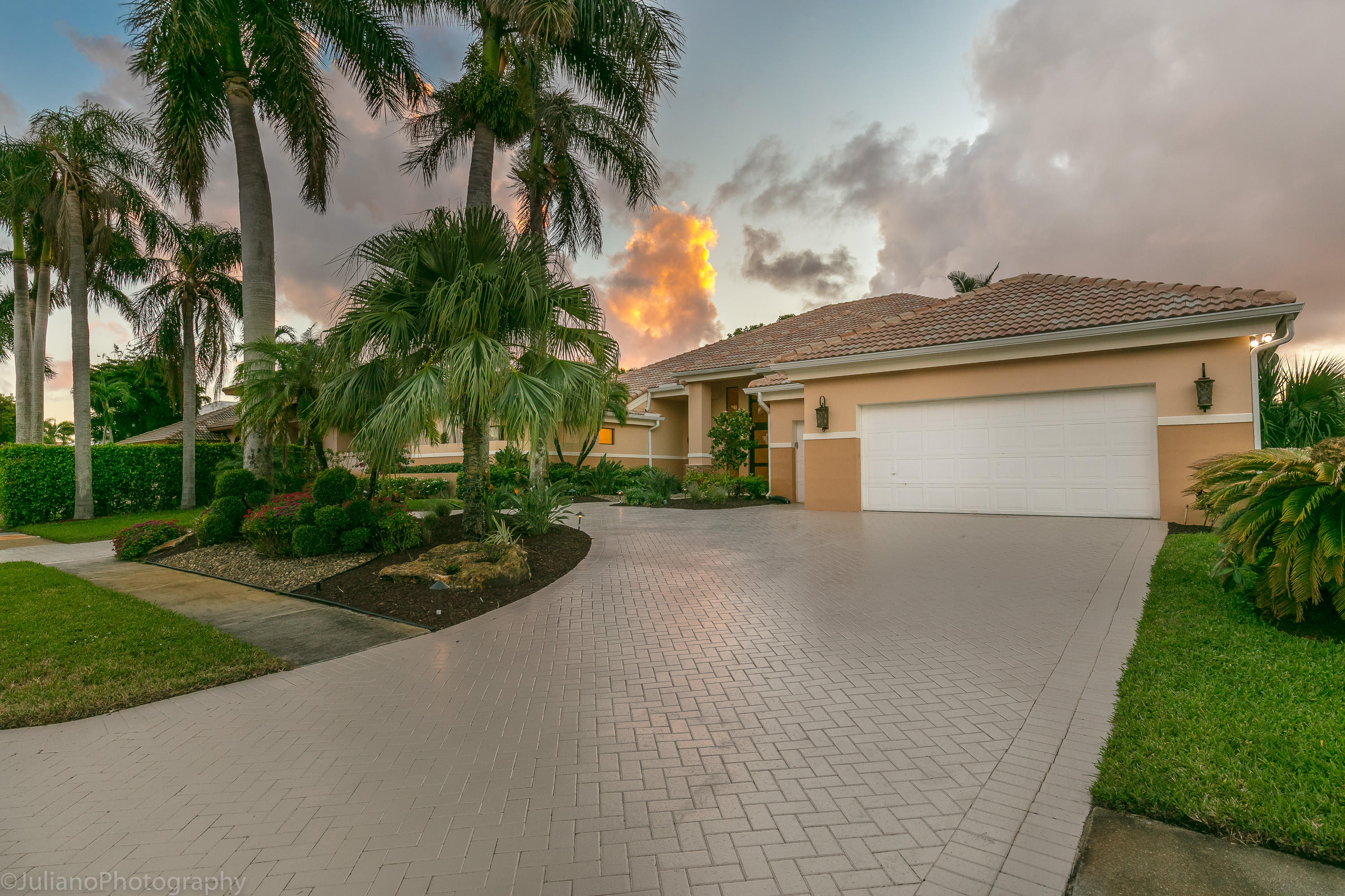 4936 Bocaire Boulevard Boca Raton, FL 33487 - Photo 3 of 56 Sunset