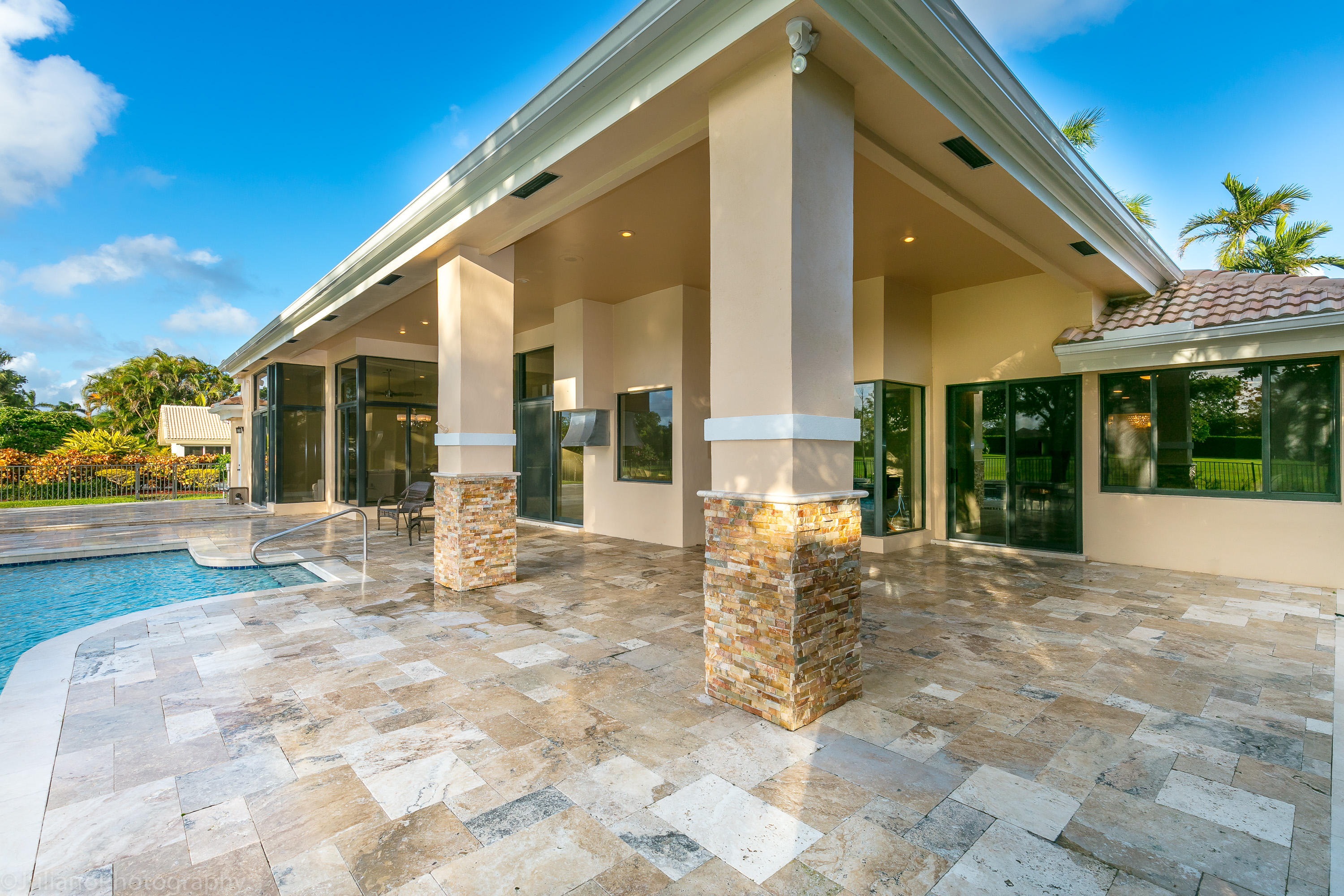 4936 Bocaire Boulevard Boca Raton, FL 33487 - Photo 36 of 56 Back Patio