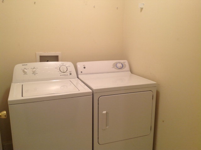 4775 Brookhaven Road Macon, GA 31206 - Photo 7 of 16 a utility room with dryer and washer