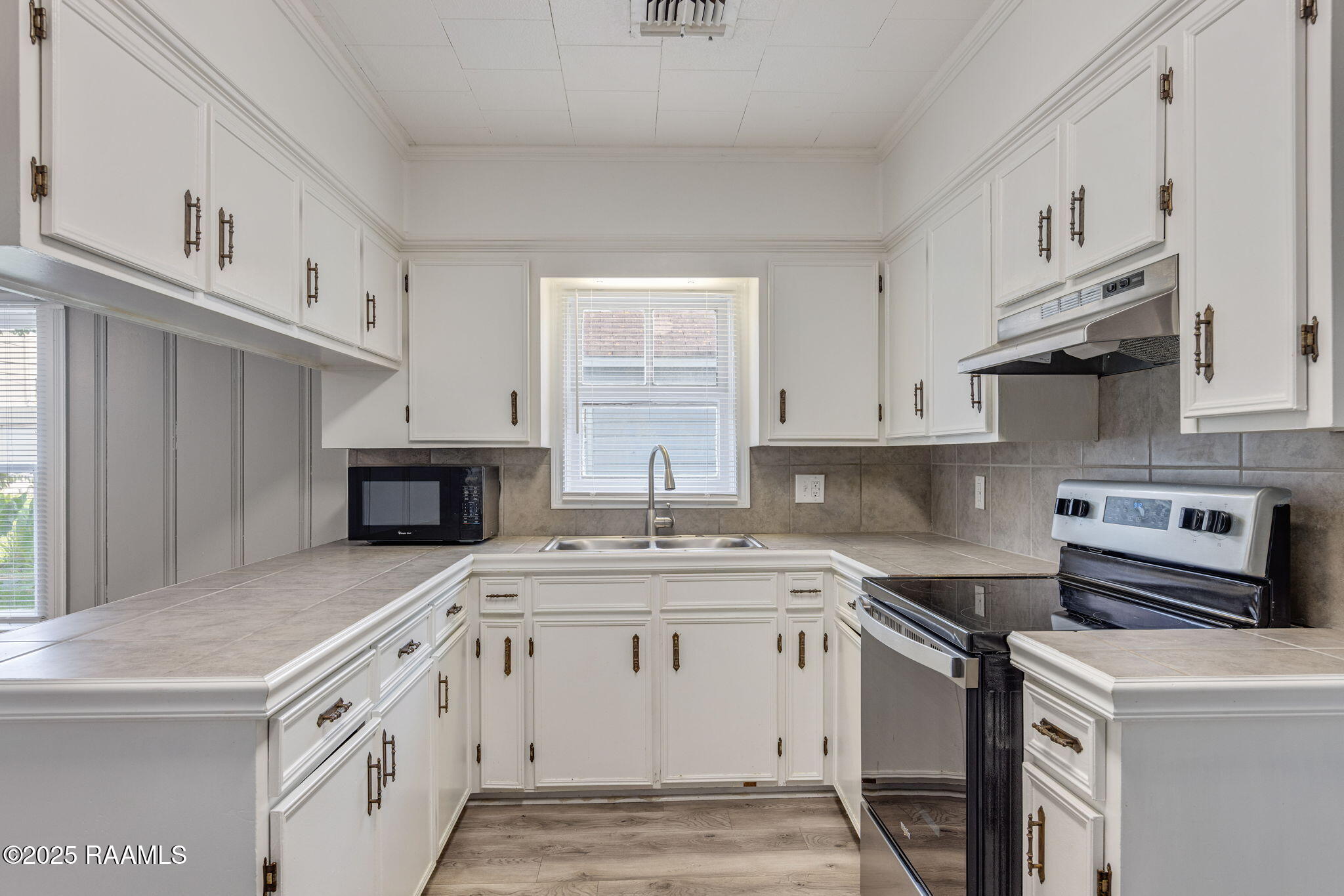 710 S Avenue East Crowley, LA 70526 - Photo 8 of 25 8-web-or-mls-710 S Ave E-8