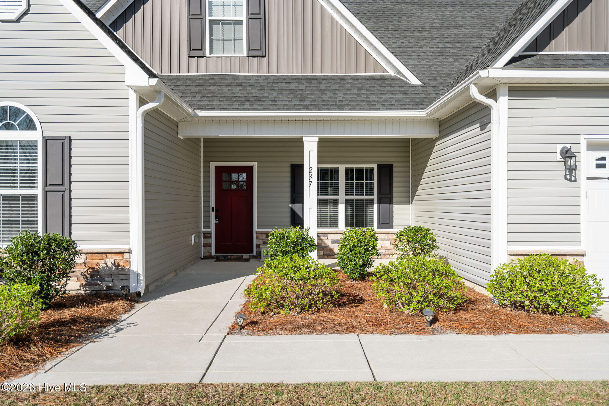 237 Habersham Avenue Rocky Point, NC 28457 - Photo 2 of 50 52-web-or-mls-DSC08957