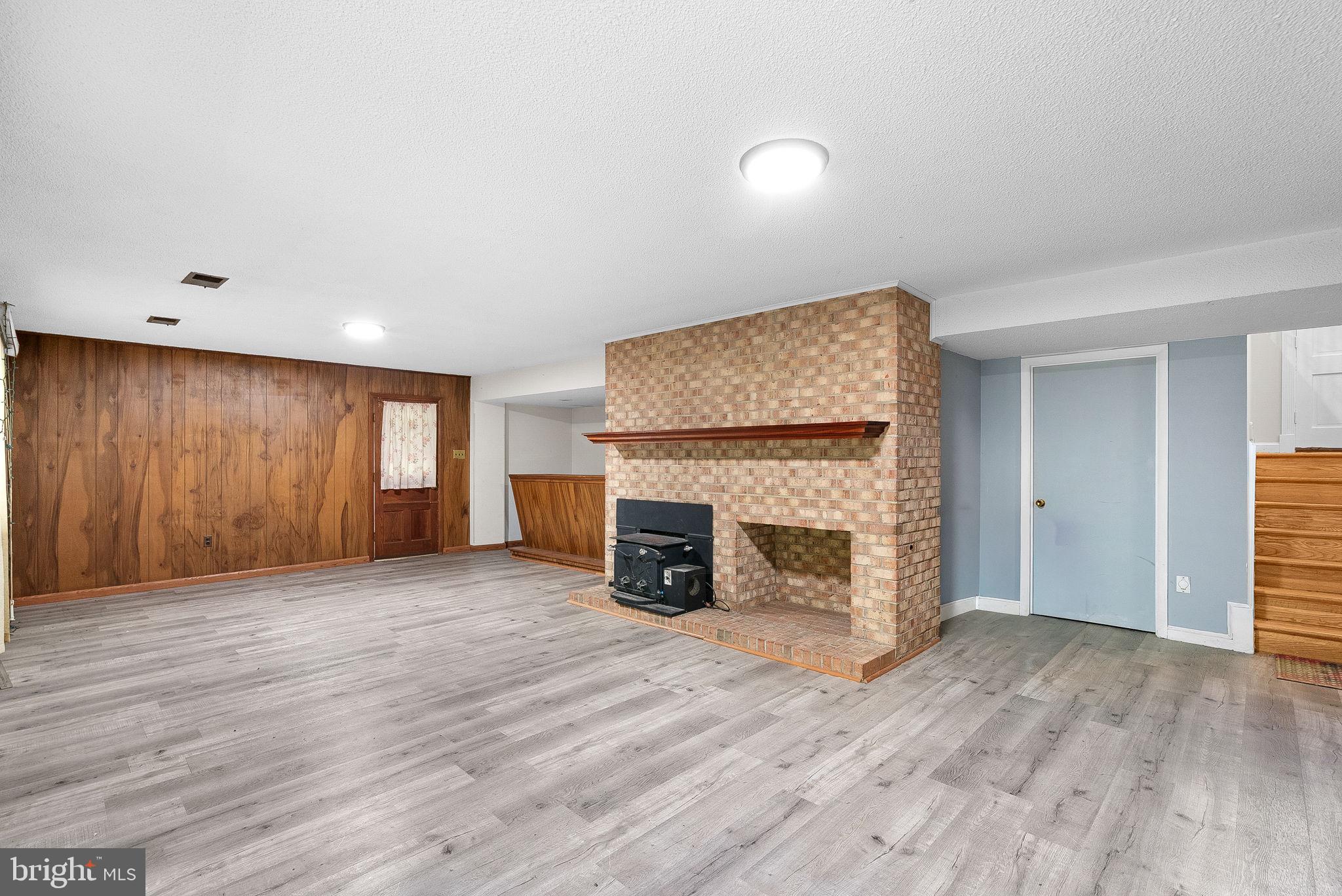 2435 Hunter Mill Road Vienna, VA 22181 - Photo 25 of 27