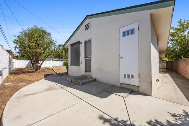 $425,000 | Undisclosed Address, Bakersfield, CA 93301