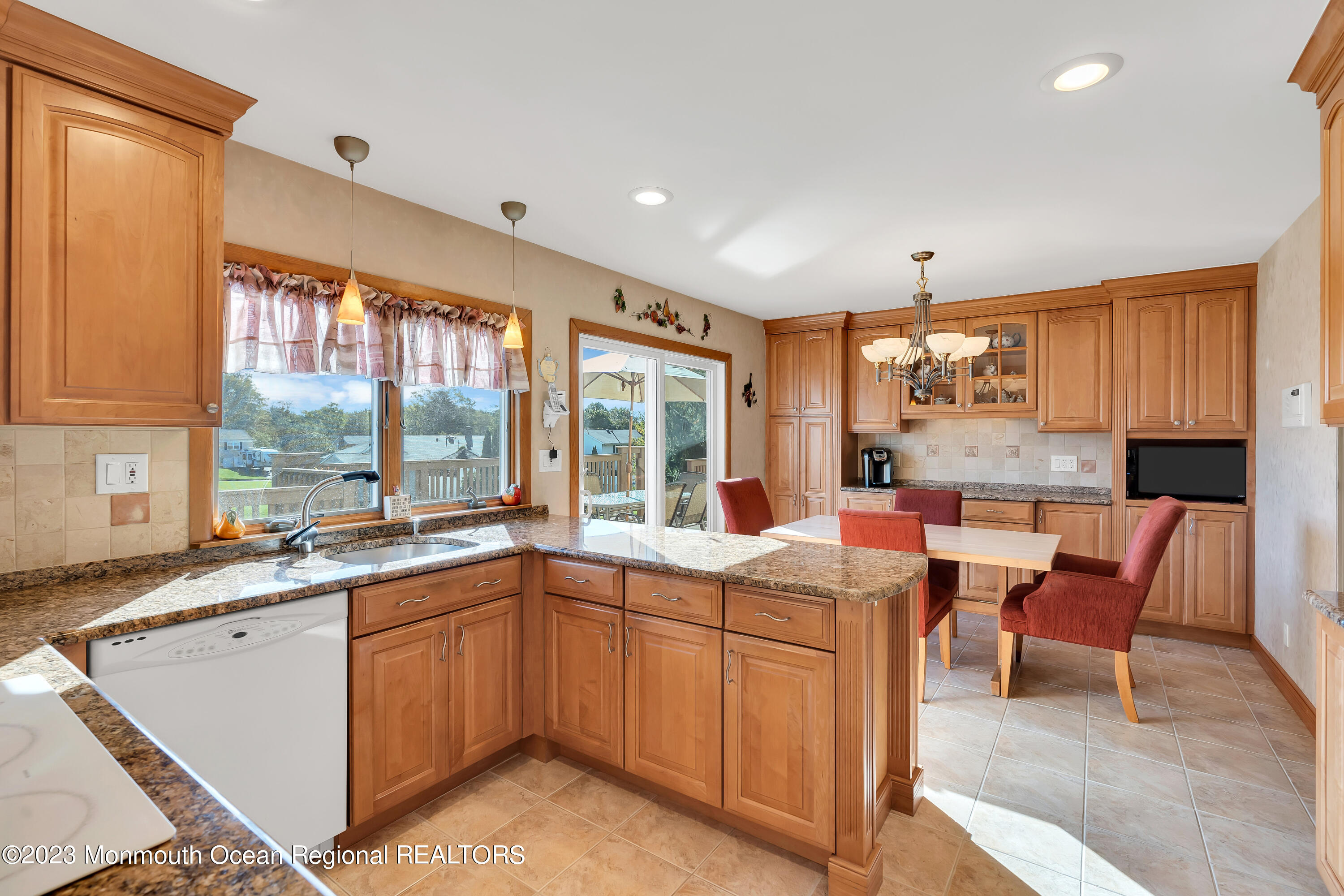 460 Iron Bridge Road Freehold, NJ 07728 - Photo 18 of 55 027_dsc06889