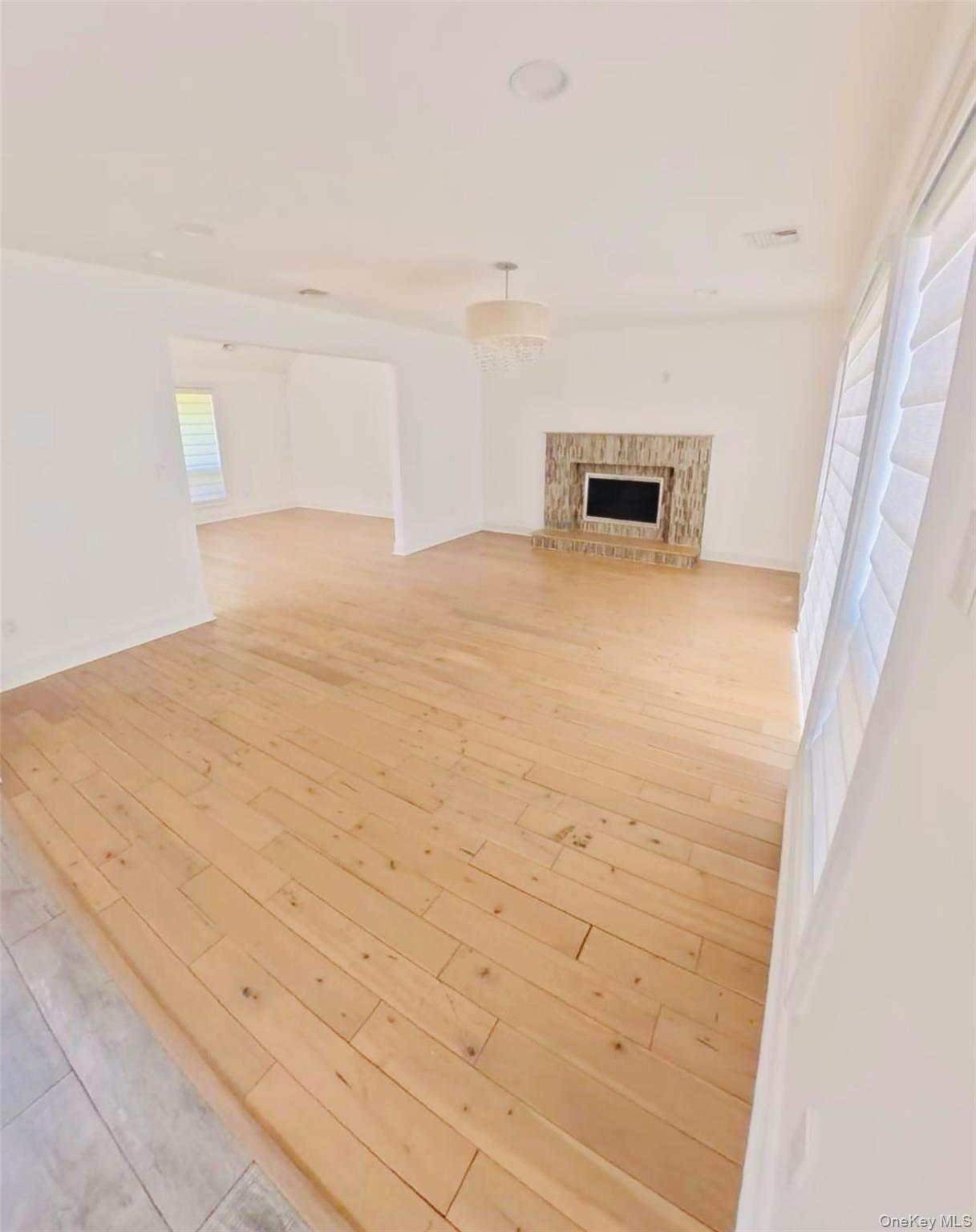44 Warner Road Huntington, NY 11743 - Photo 10 of 37