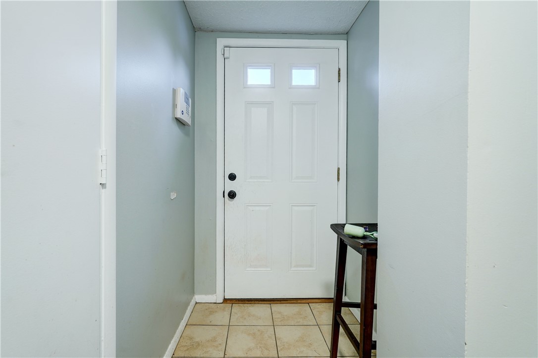 111 Willingate Road Perinton, NY 14450 - Photo 3 of 32
