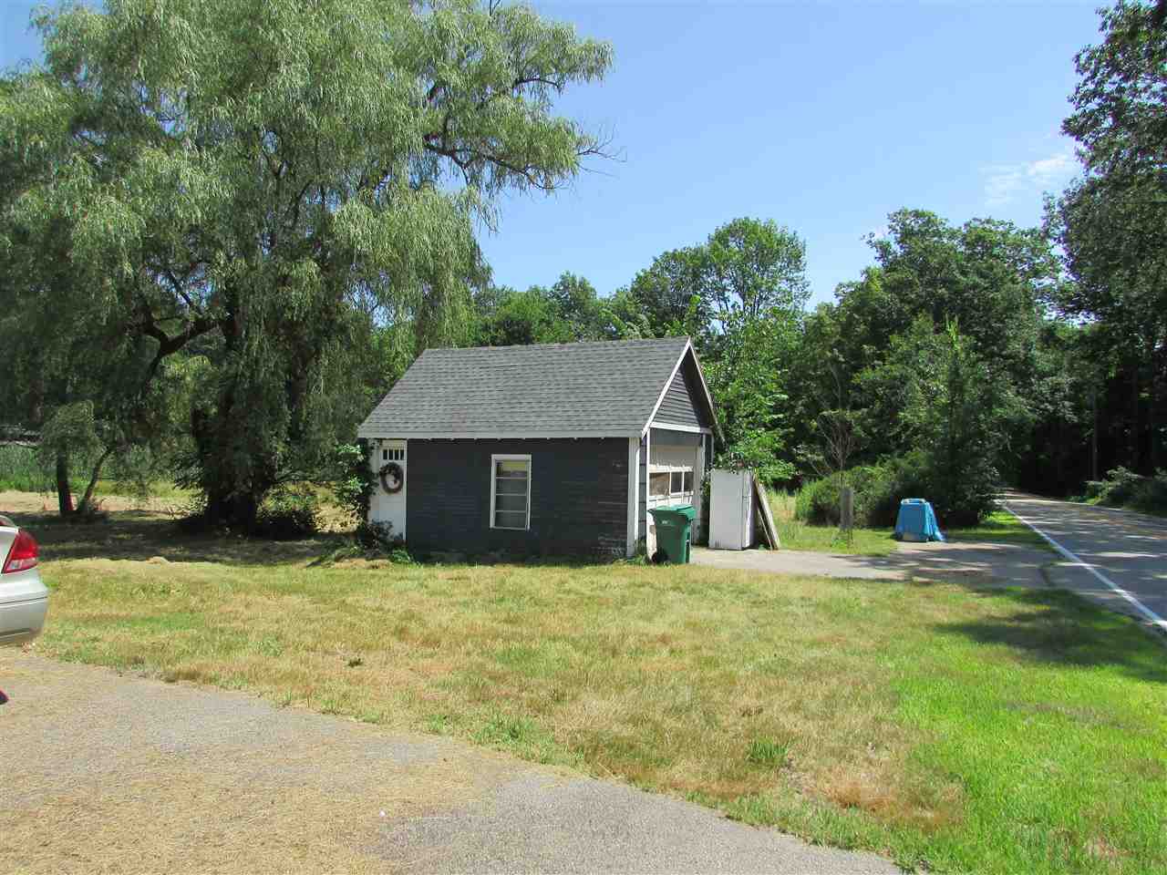 201 Estes Road Rochester, NH 03867 - Photo 2 of 21