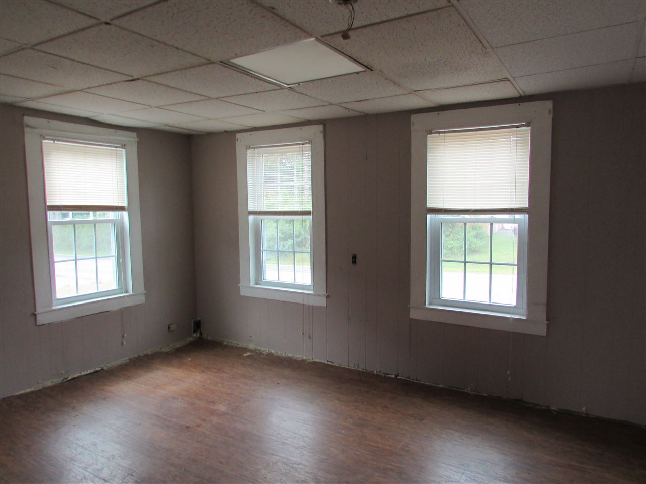201 Estes Road Rochester, NH 03867 - Photo 12 of 21