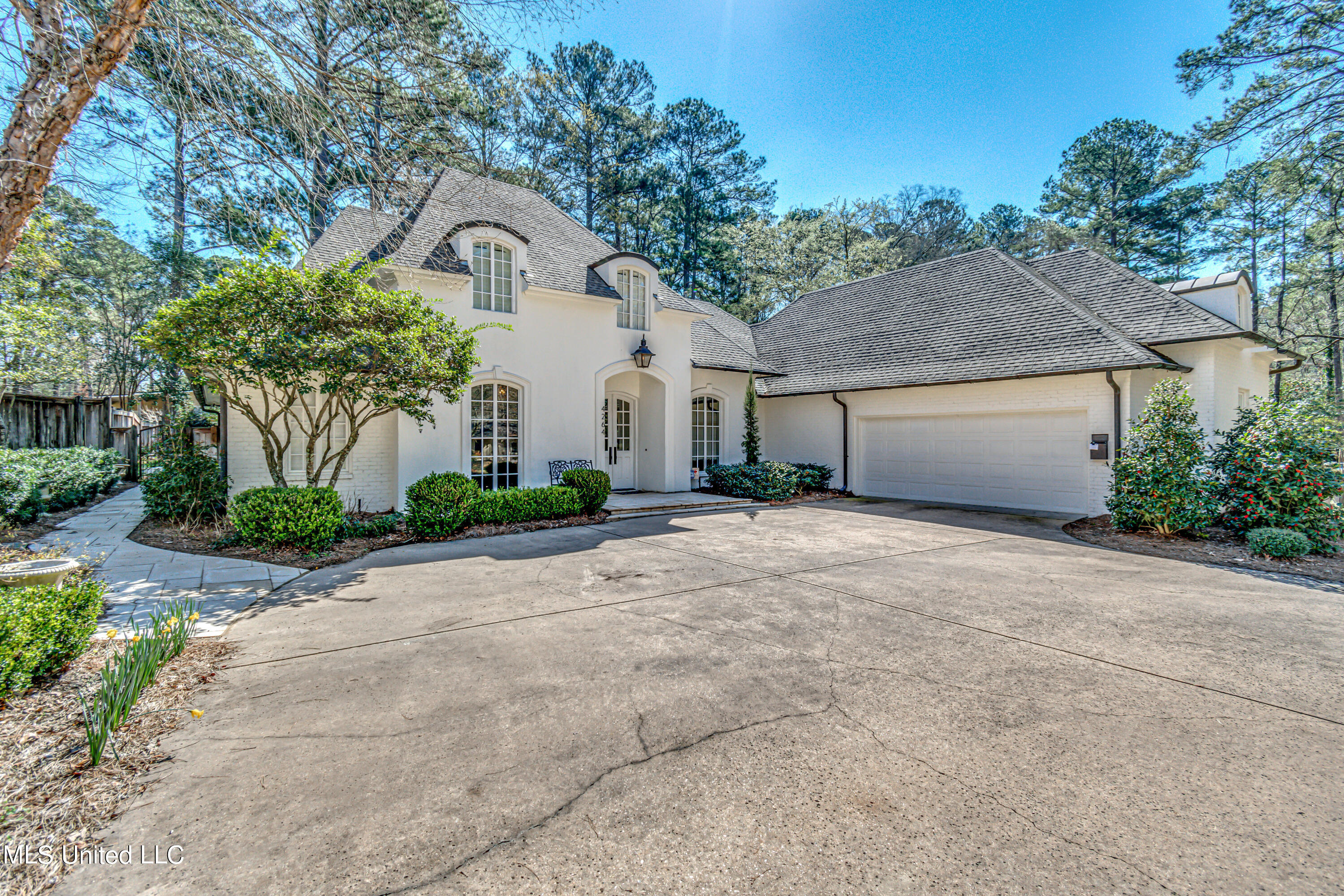 4264 East Ridge Drive Jackson, MS 39211 - Photo 4 of 75 4264 Eastridge Dr. Exteriors-4