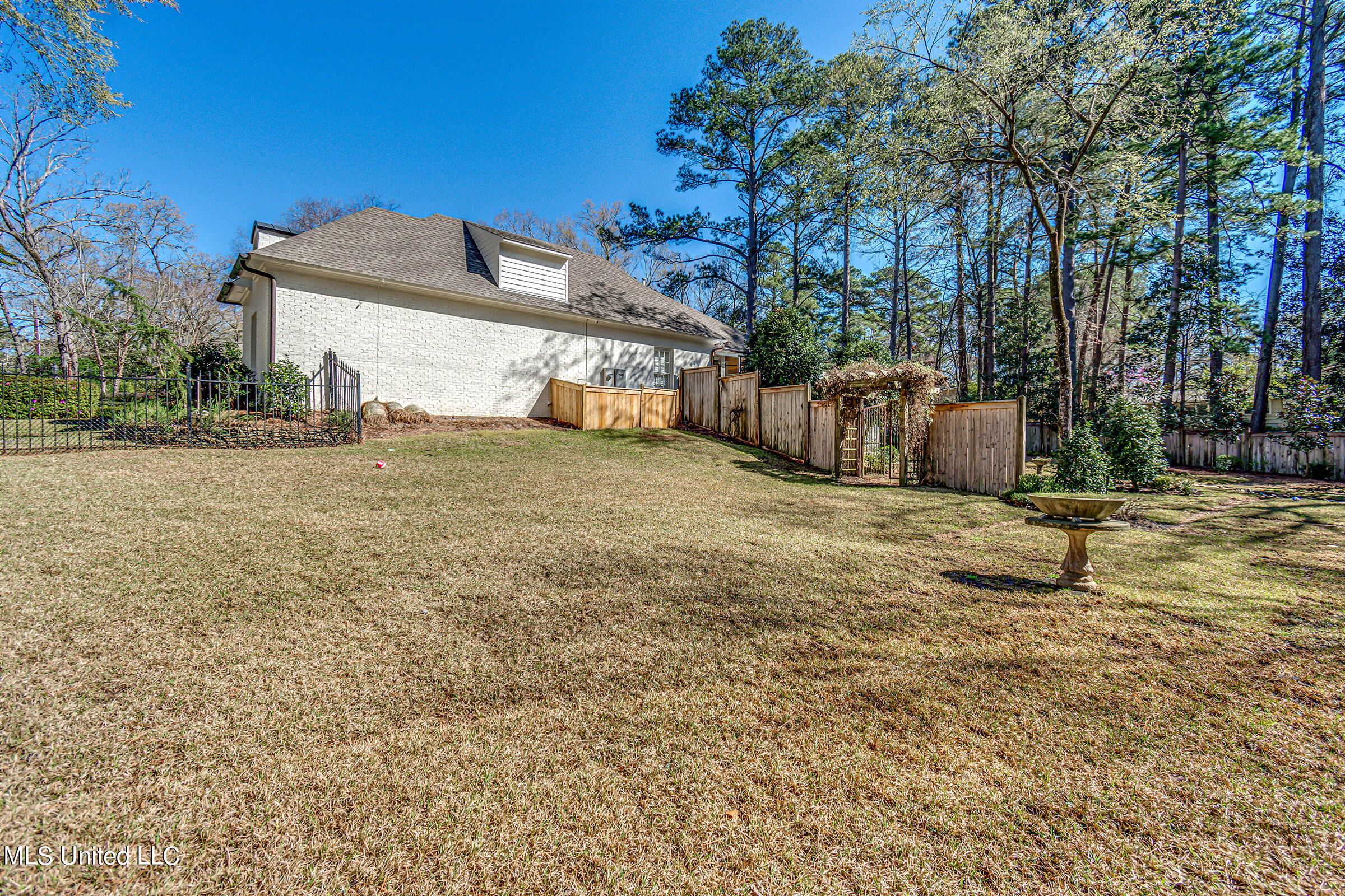 4264 East Ridge Drive Jackson, MS 39211 - Photo 72 of 75 4264 Eastridge Dr. Exteriors-9
