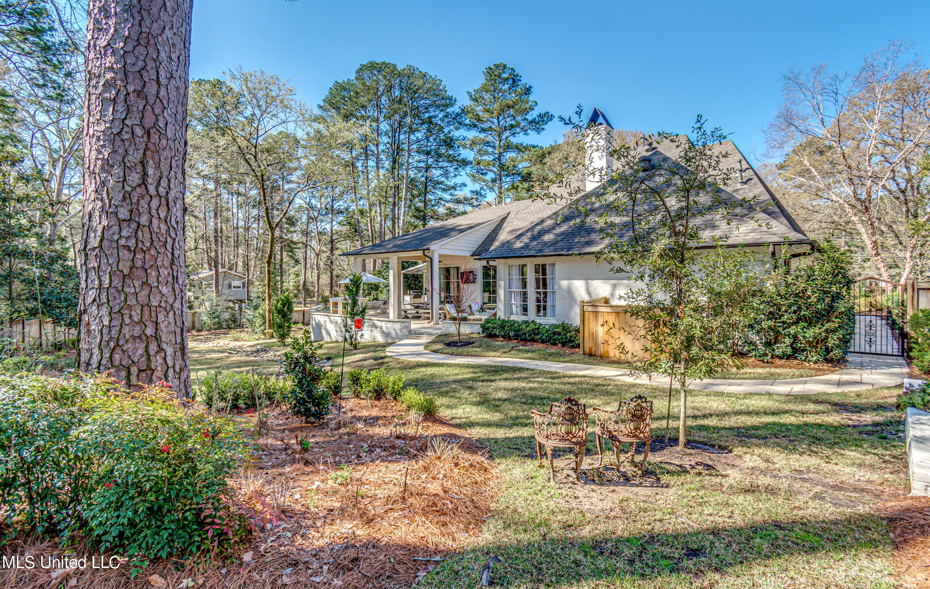 4264 East Ridge Drive Jackson, MS 39211 - Photo 75 of 75 4264 Eastridge Dr. Exteriors-13