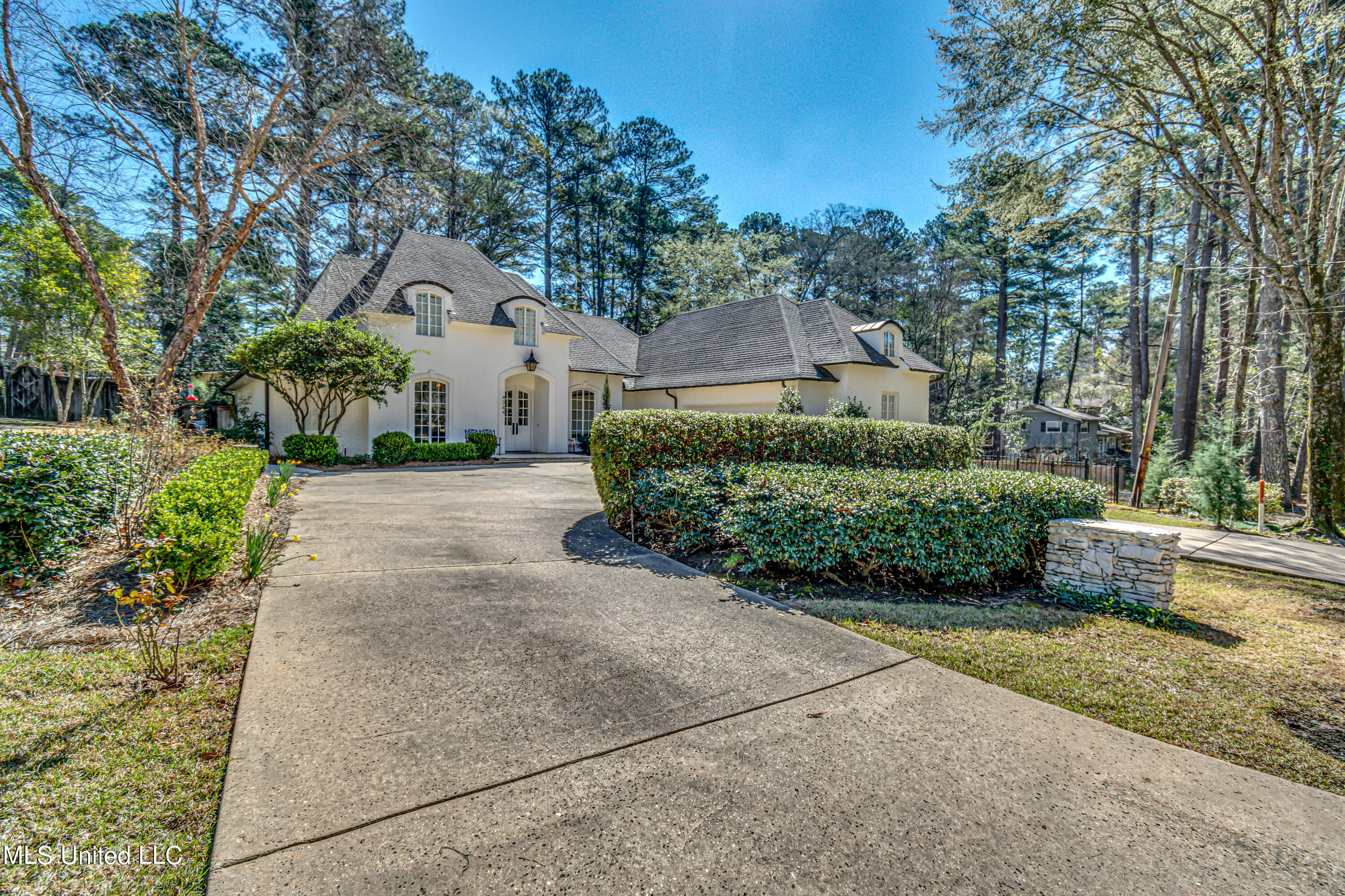 4264 East Ridge Drive Jackson, MS 39211 - Photo 10 of 75 4264 Eastridge Dr. Exteriors-5