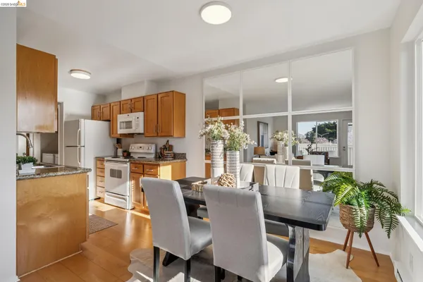 $419,000 | 20 Marina Lakes Drive, Richmond, CA 94804