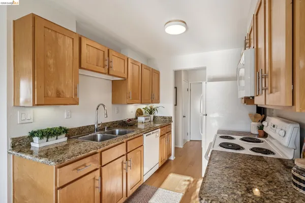 $419,000 | 20 Marina Lakes Drive, Richmond, CA 94804