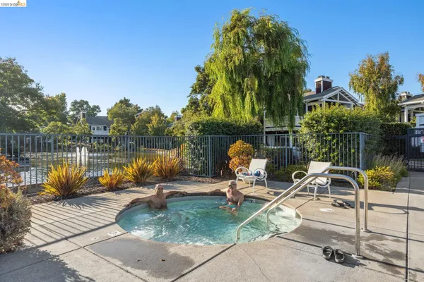 $419,000 | 20 Marina Lakes Drive, Richmond, CA 94804