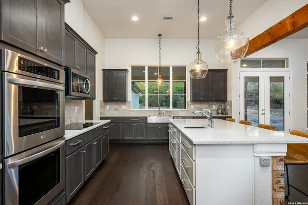 $899,000 | 117 Sabella, Spring Branch, TX 78070