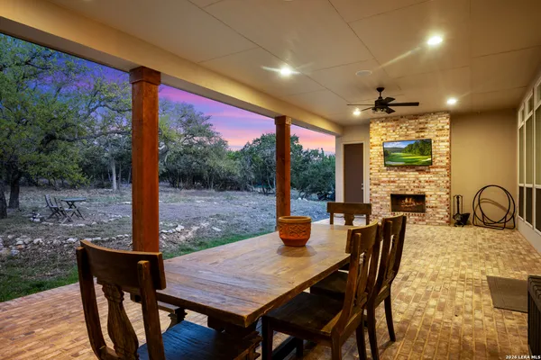 $899,000 | 117 Sabella, Spring Branch, TX 78070