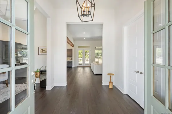 $899,000 | 117 Sabella, Spring Branch, TX 78070