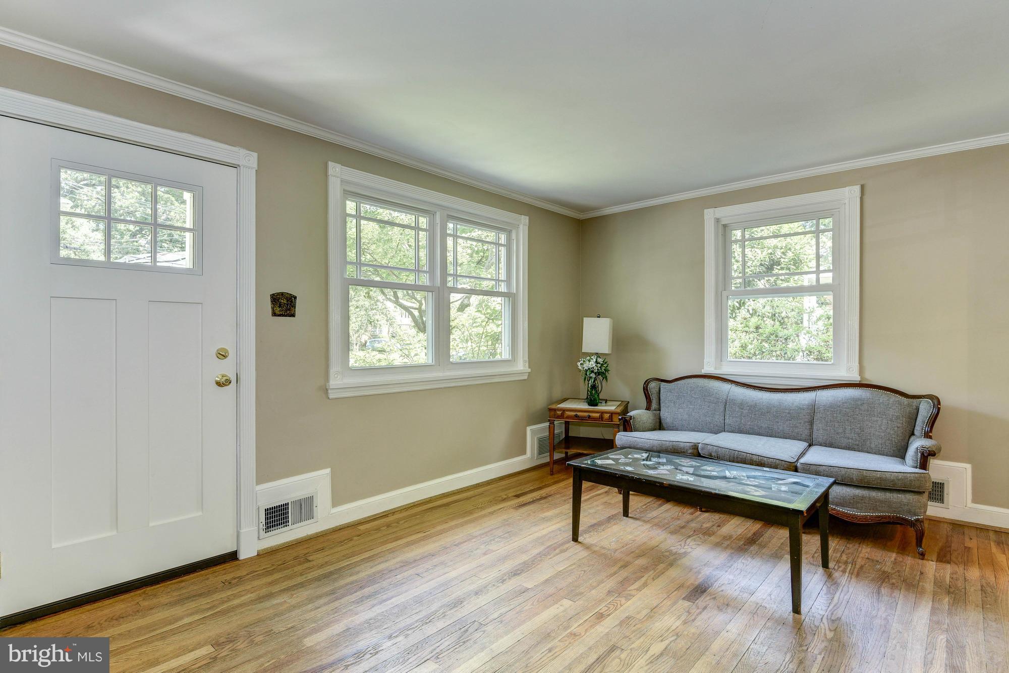 3304 Fayette Road Kensington, MD 20895 - Photo 2 of 29 Living Room