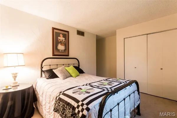 $1,800 | 115 Meadow Lane South, Columbia, IL 62236