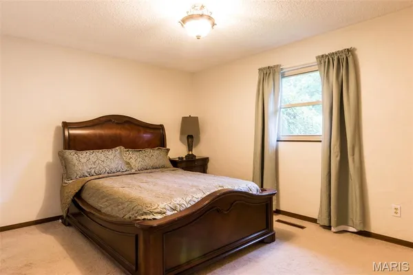 $1,800 | 115 Meadow Lane South, Columbia, IL 62236