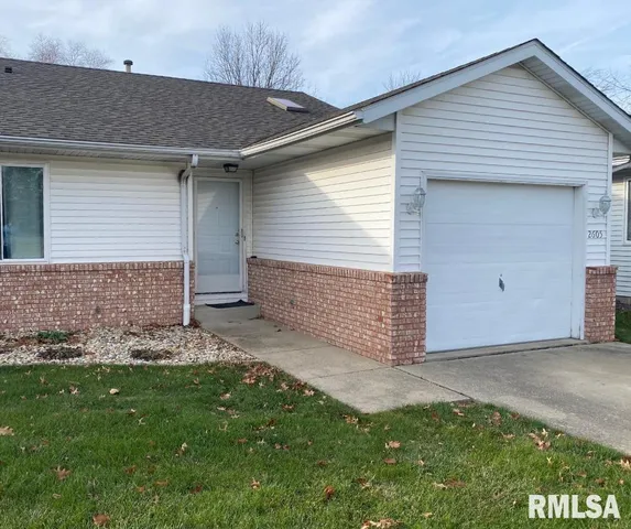 $1,575 | 2605 Chase Drive, Springfield, IL 62704