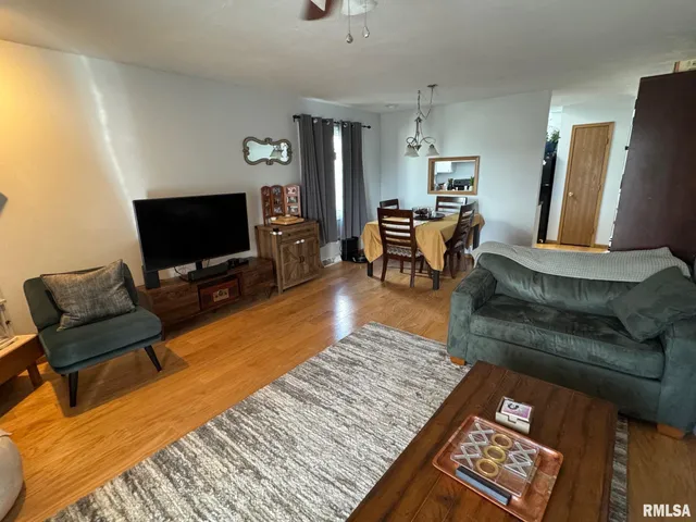 $1,575 | 2605 Chase Drive, Springfield, IL 62704