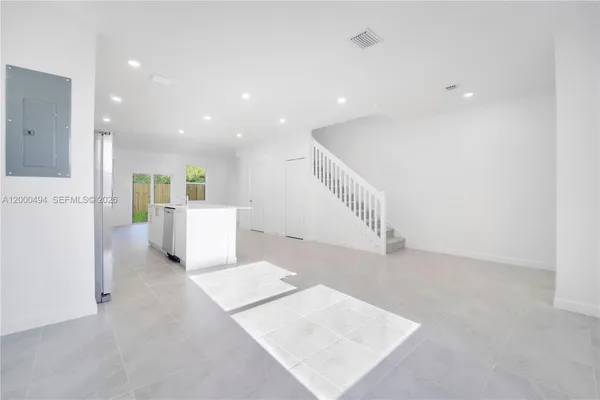 $2,400 | 250 Southeast 10th Court, Homestead, FL 33034