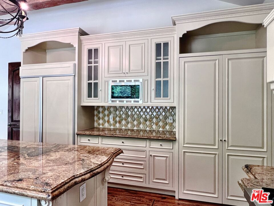 9530 Hidden Valley Road Beverly Hills, CA 90210 - Photo 7 of 42