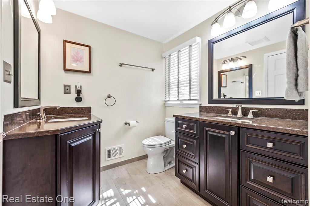 2477 Blockton Road Rochester Hills, MI 48306 - Photo 12 of 26