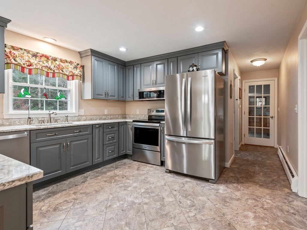 25 Watson Lane Rutland, MA 01543 - Photo 8 of 29