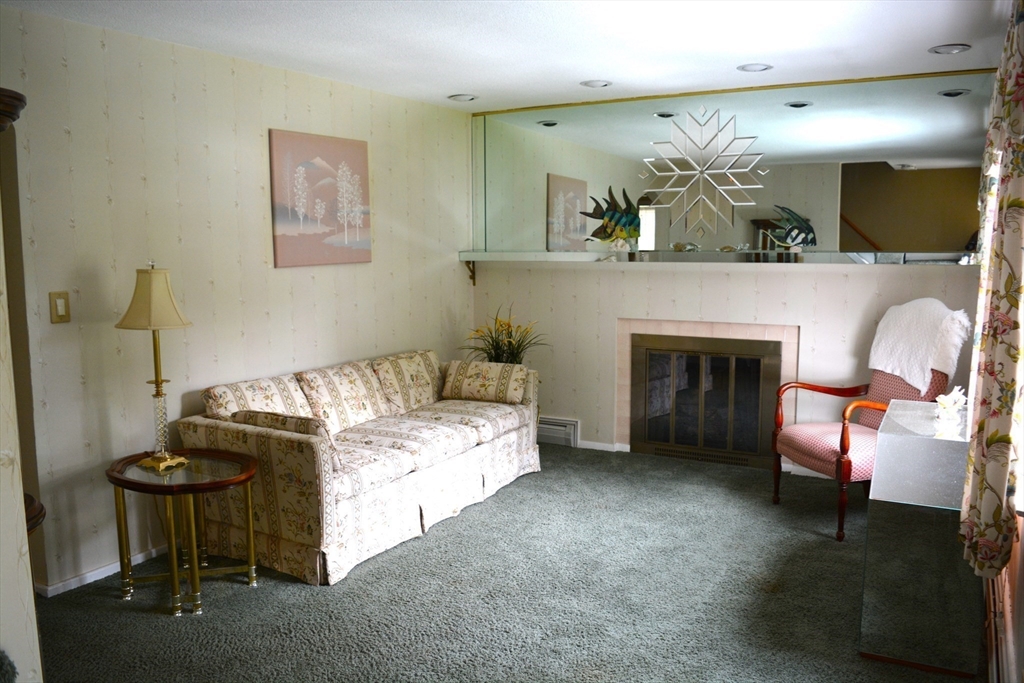 20 Exeter Street West Springfield, MA 01089 - Photo 11 of 42
