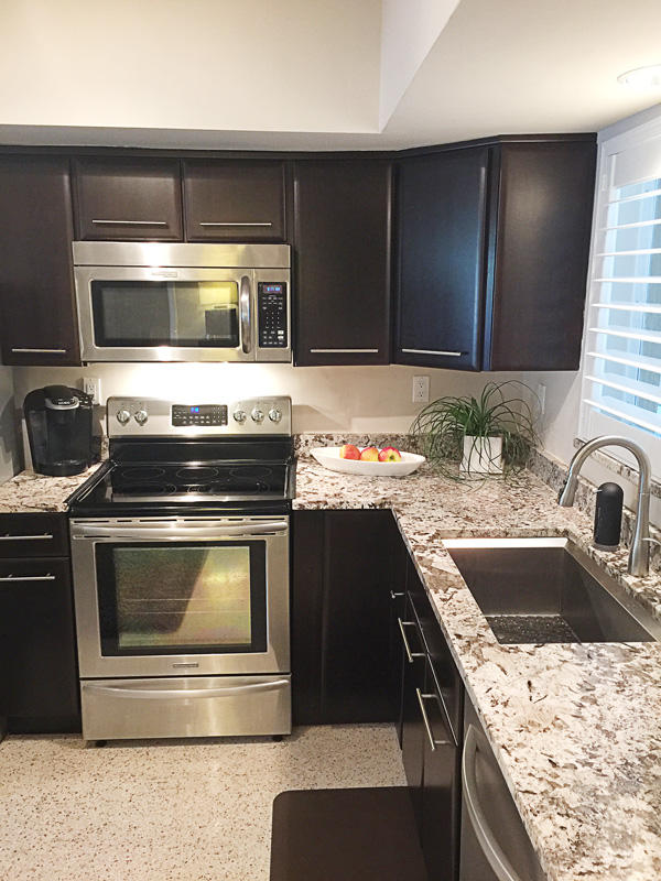 320 Northeast 29th Street Boca Raton, FL 33431 - Photo 8 of 25 kitchen-2