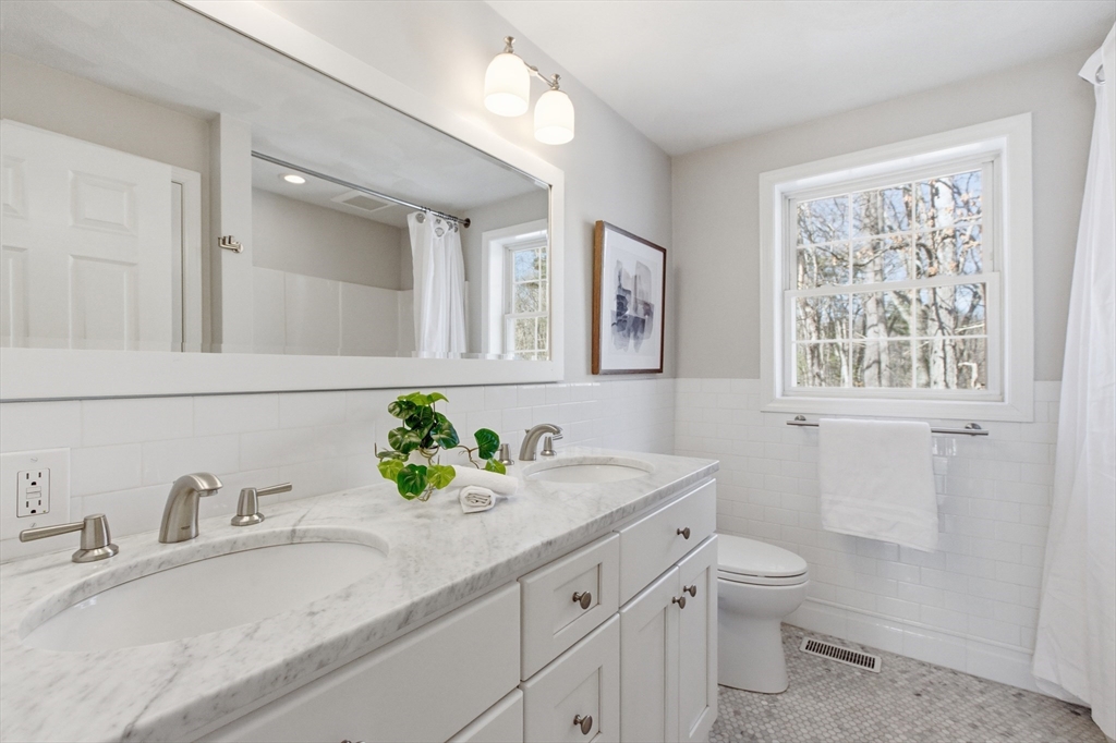 22 Flushing Pond Road Westford, MA 01886 - Photo 18 of 37