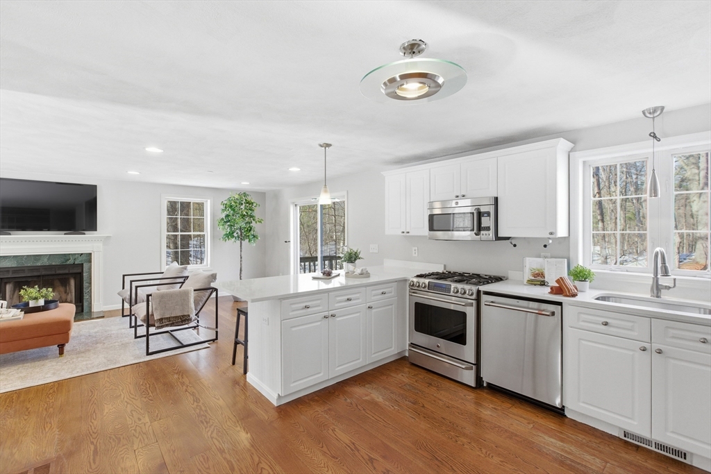 22 Flushing Pond Road Westford, MA 01886 - Photo 8 of 37