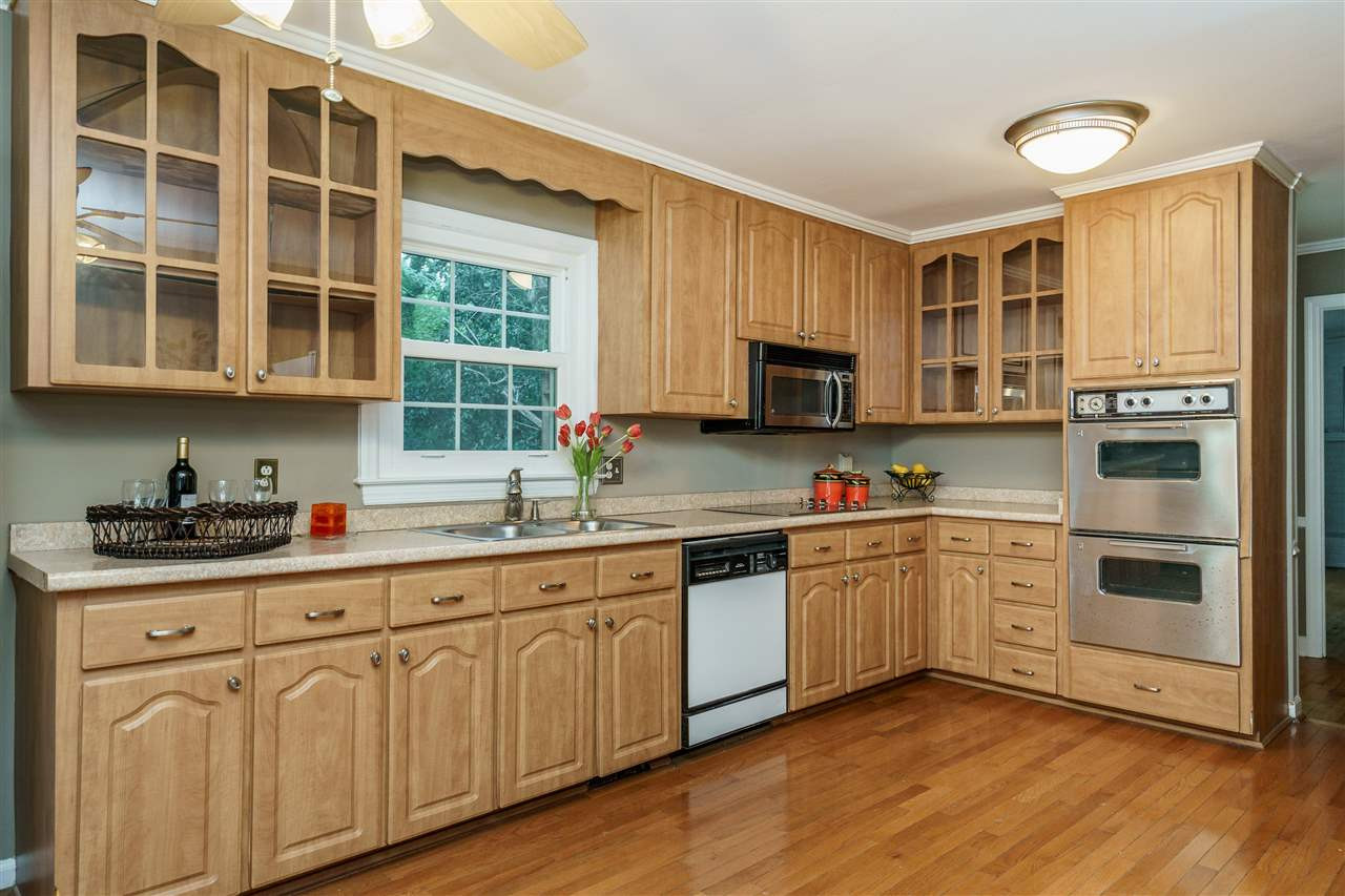 924 Hardimont Road Raleigh, NC 27609 - Photo 7 of 20 Kitchen