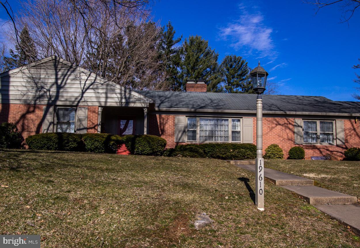 19610 Meadowbrook Road Hagerstown, MD 21742 - Photo 4 of 30 Gallery Image 4