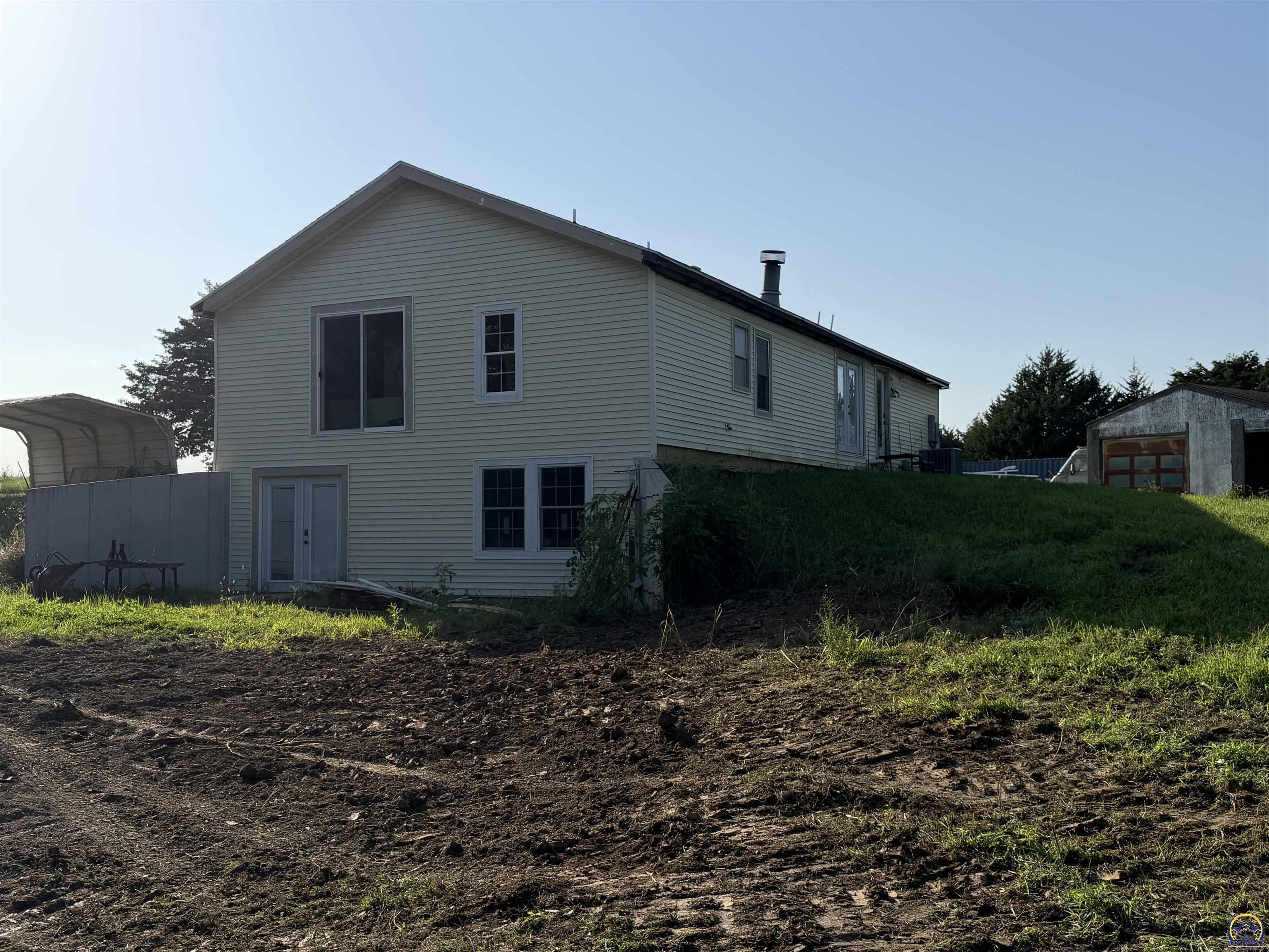 6936 Butler Road Meriden, KS 66512 - Photo 13 of 26 Gallery Image 13
