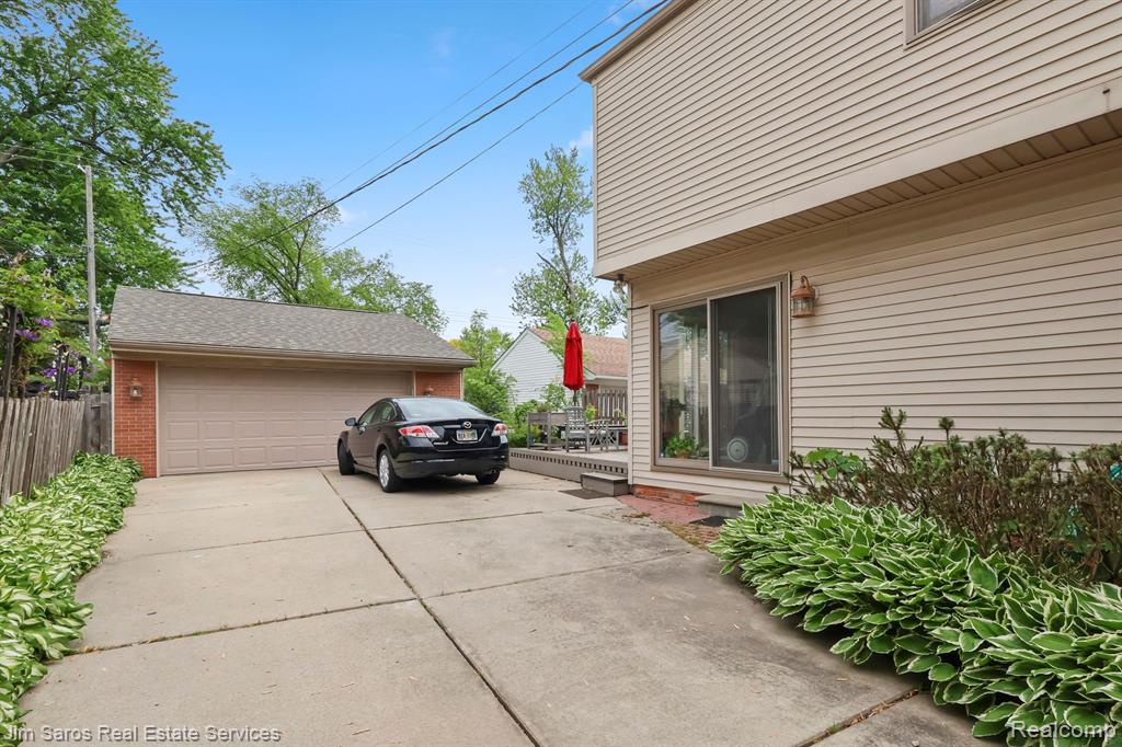 1234 Hampton Road Grosse Pointe Woods, MI 48236 - Photo 2 of 24