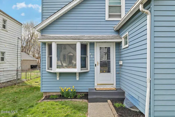 $234,000 | 481 7th Avenue, Troy, NY 12182