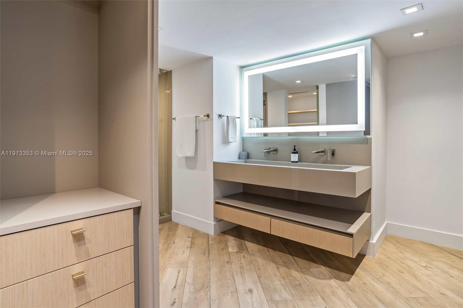 2301 Collins Avenue, Unit 1432 Miami Beach, FL 33139 - Photo 35 of 63