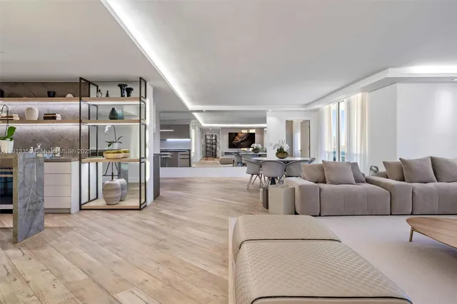 $5,500,000 | 2301 Collins Avenue, Unit 1432, Miami Beach, FL 33139