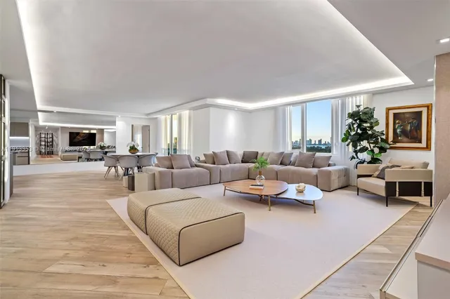 $5,500,000 | 2301 Collins Avenue, Unit 1432, Miami Beach, FL 33139