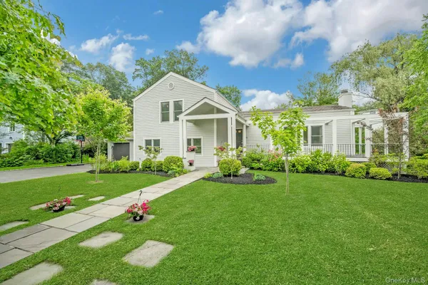 $1,435,000 | 31 Pierce Drive, Pleasantville, NY 10570