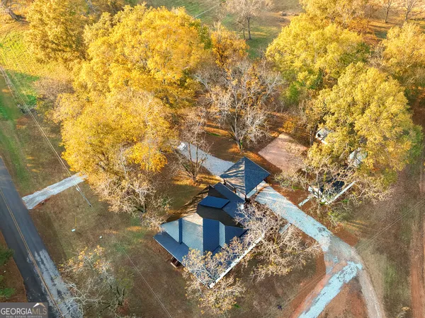a view of porch with a backyard