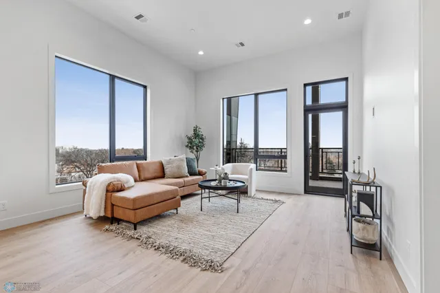 $798,000 | 505 Oak Street North, Unit 501, Fargo, ND 58102