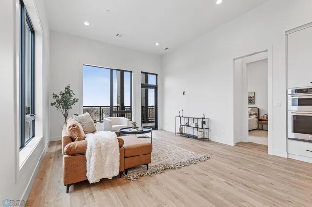 $798,000 | 505 Oak Street North, Unit 501, Fargo, ND 58102