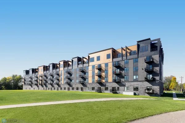 $798,000 | 505 Oak Street North, Unit 501, Fargo, ND 58102